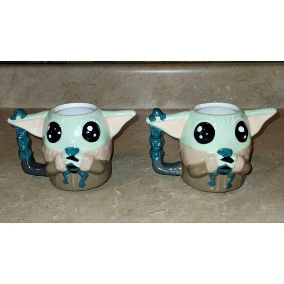 Star Wars The Mandalorian The Child Baby Yoda Grogu & Frog Ceramic Sculpted Mug - Picture 1 of 8